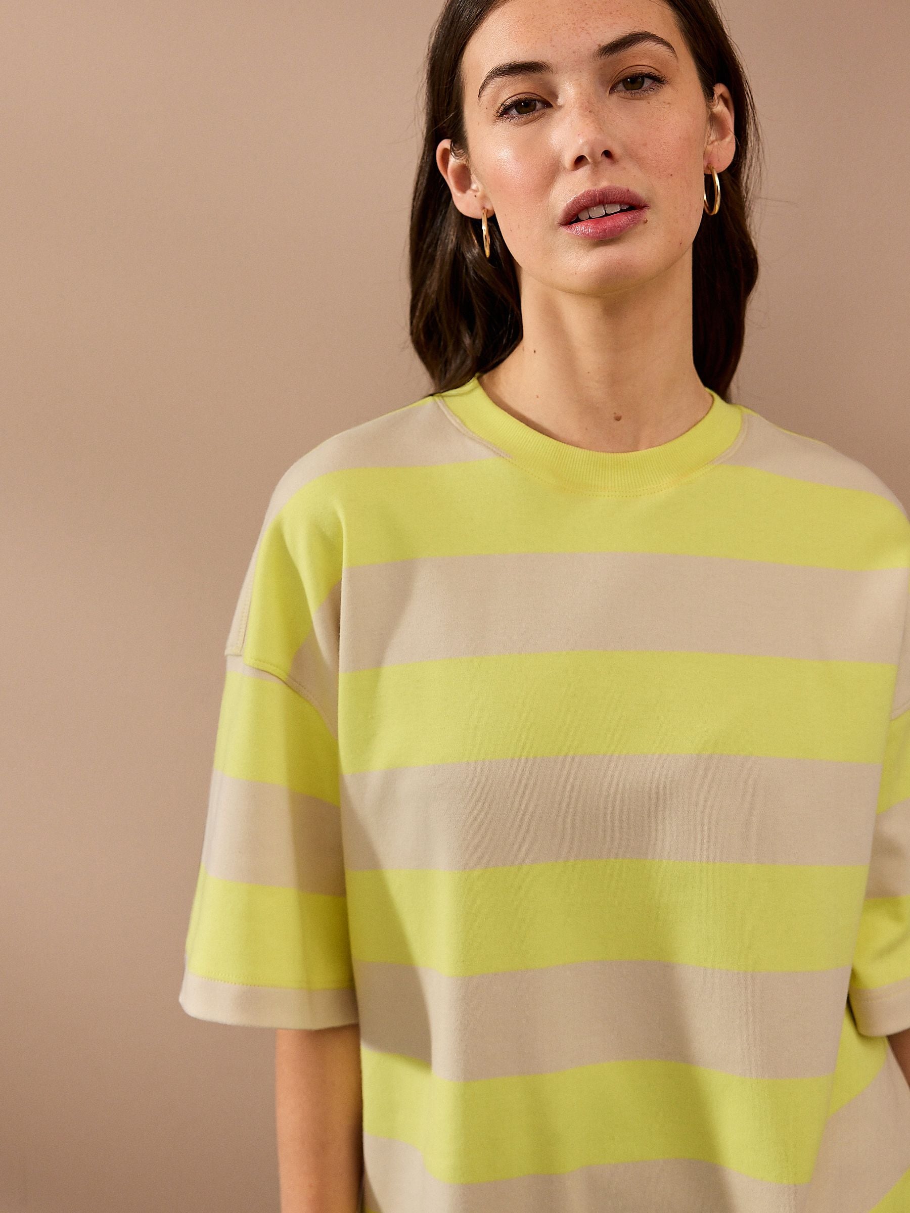 Geel/Ecru - Boxy oversized T-shirt met relaxte pasvorm van zware stof en ronde hals