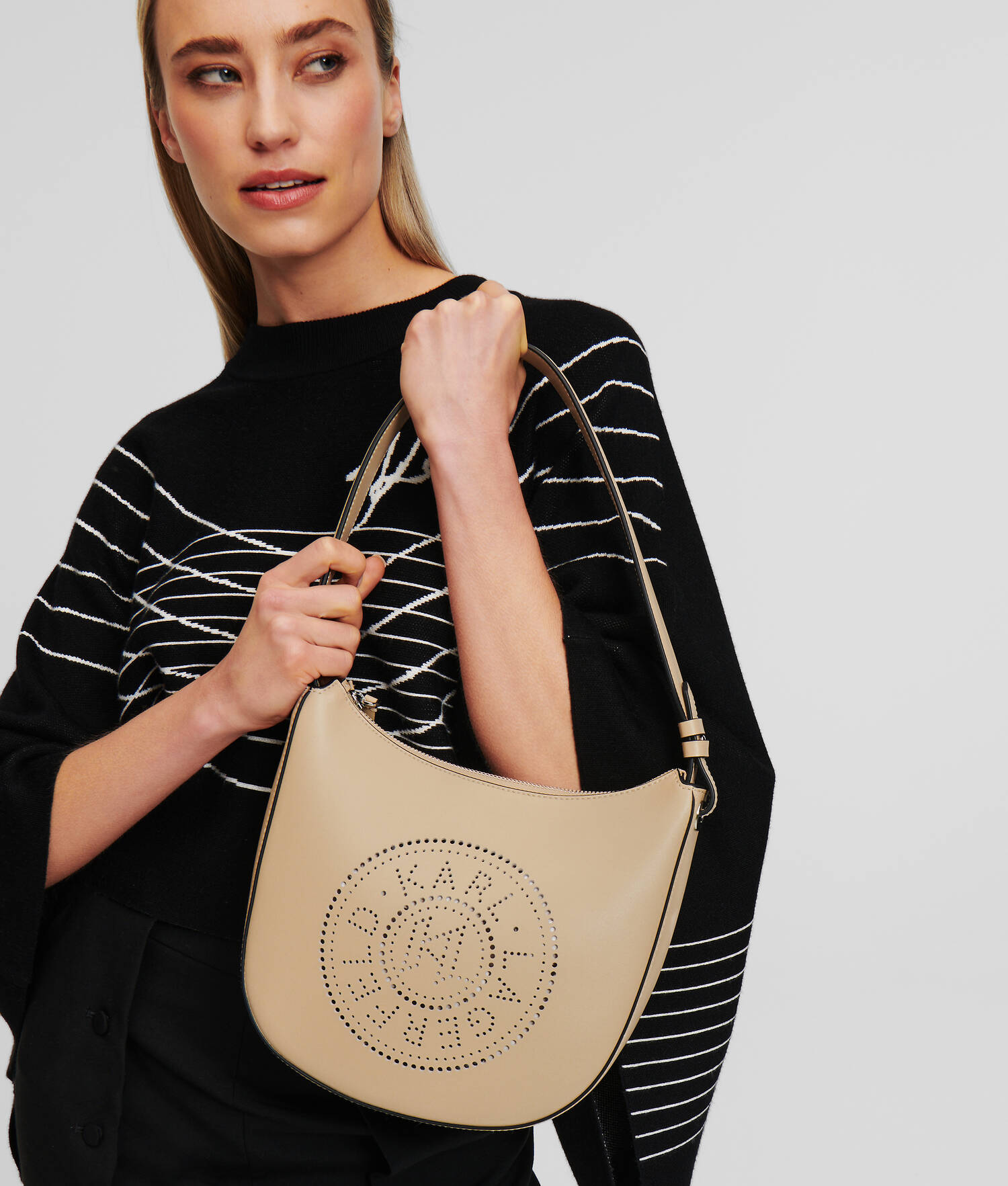 SAC PORTÉ ÉPAULE PERFORÉ CROISSANT DE LUNE K/CIRCLE
