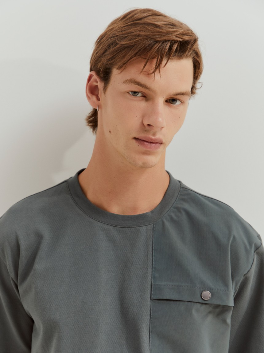 T-shirt de algodão com bolso