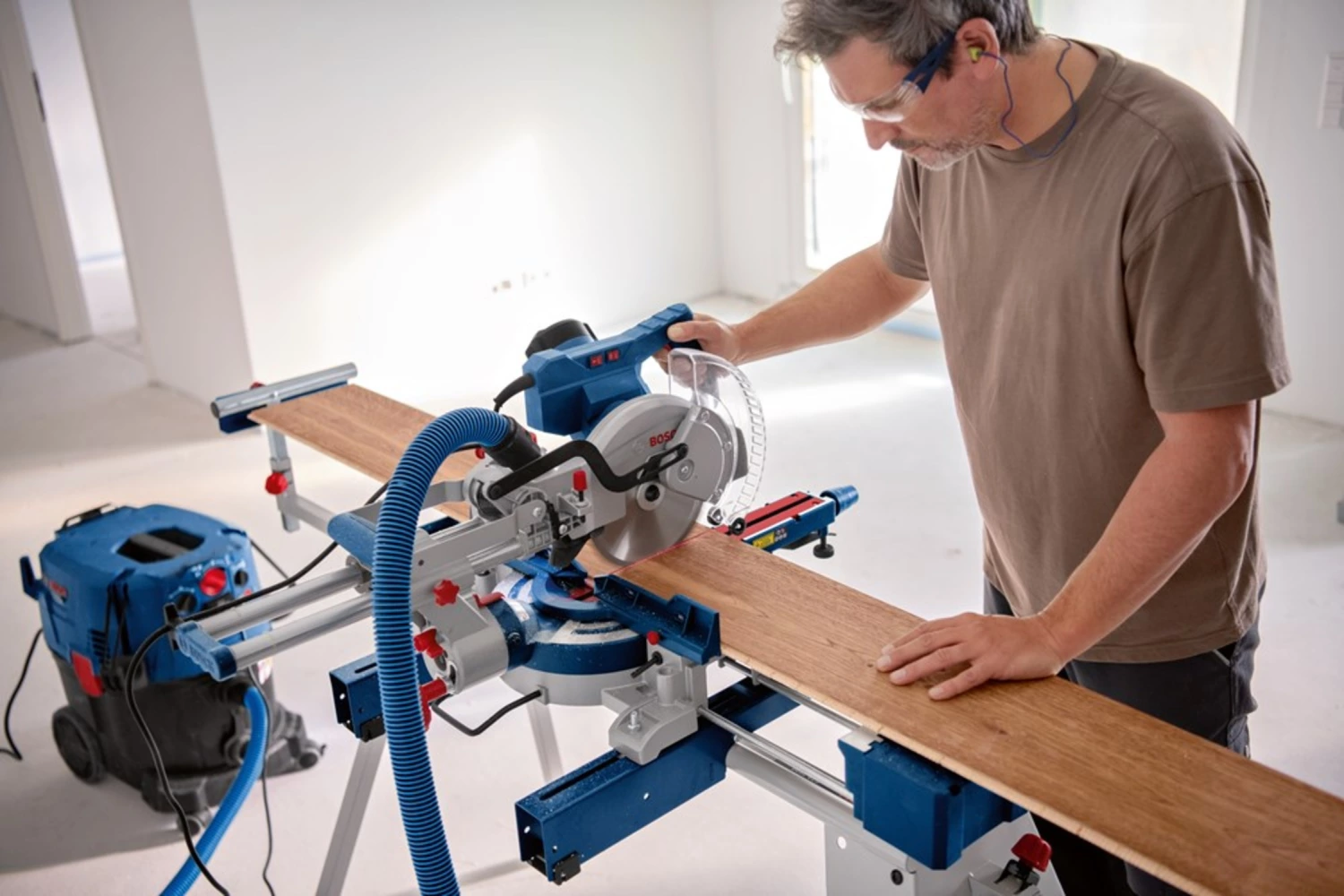 Bosch GCM 305-216 D Kap- en verstekzaag