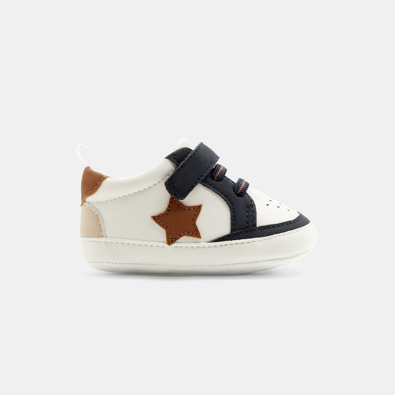 Baskets basses souples blanches naissance