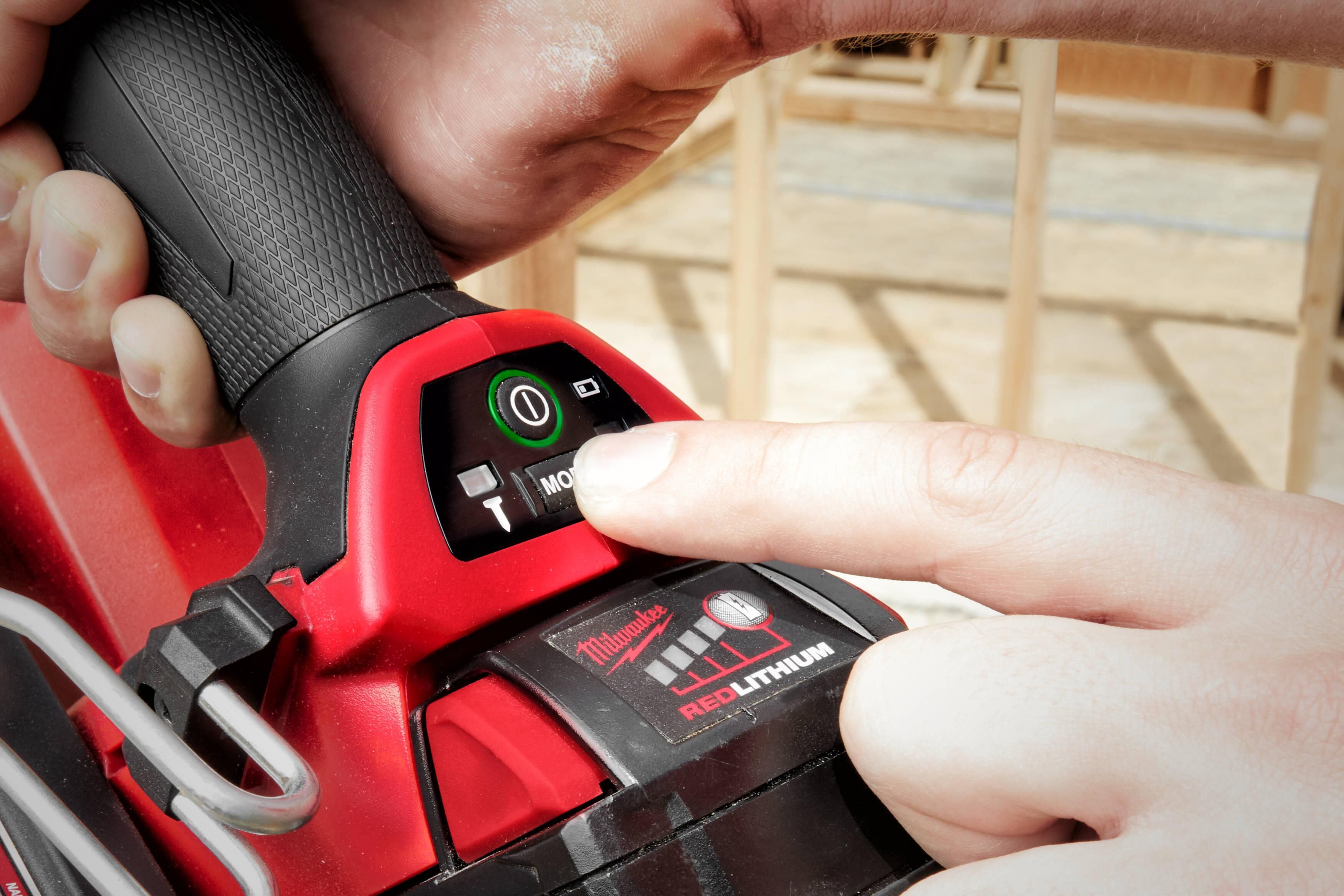 Milwaukee M18 FUEL™ FFN21-0C Accu Constructie Tacker enkelshot   bumpfire 18V Basic Body in koffer - 4933478993