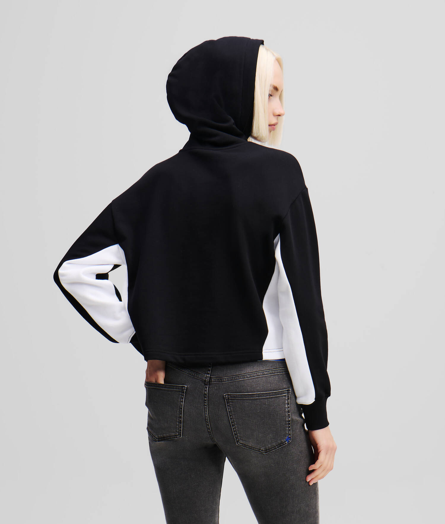 SWEAT À CAPUCHE À BLOCS DE COULEURS