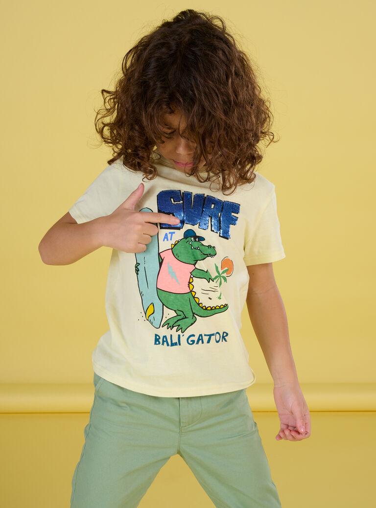 T-shirt jaune à motif aligator