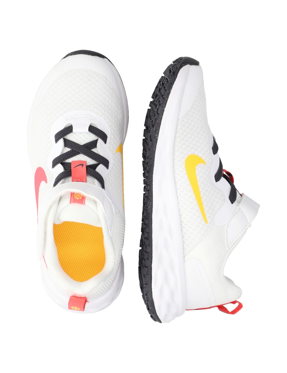 Nike Revolution 6