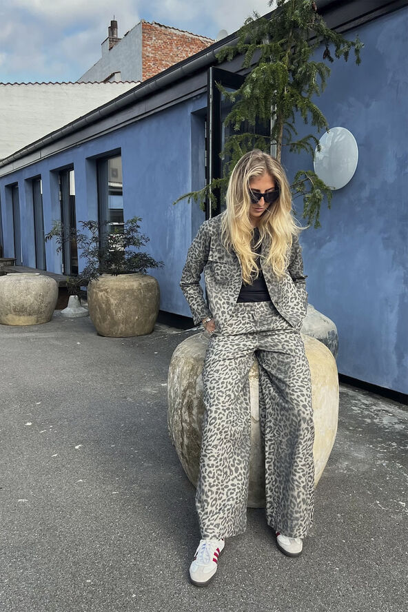 Rabens Saloner Leopard print wide leg pants - Inja Snow leopard