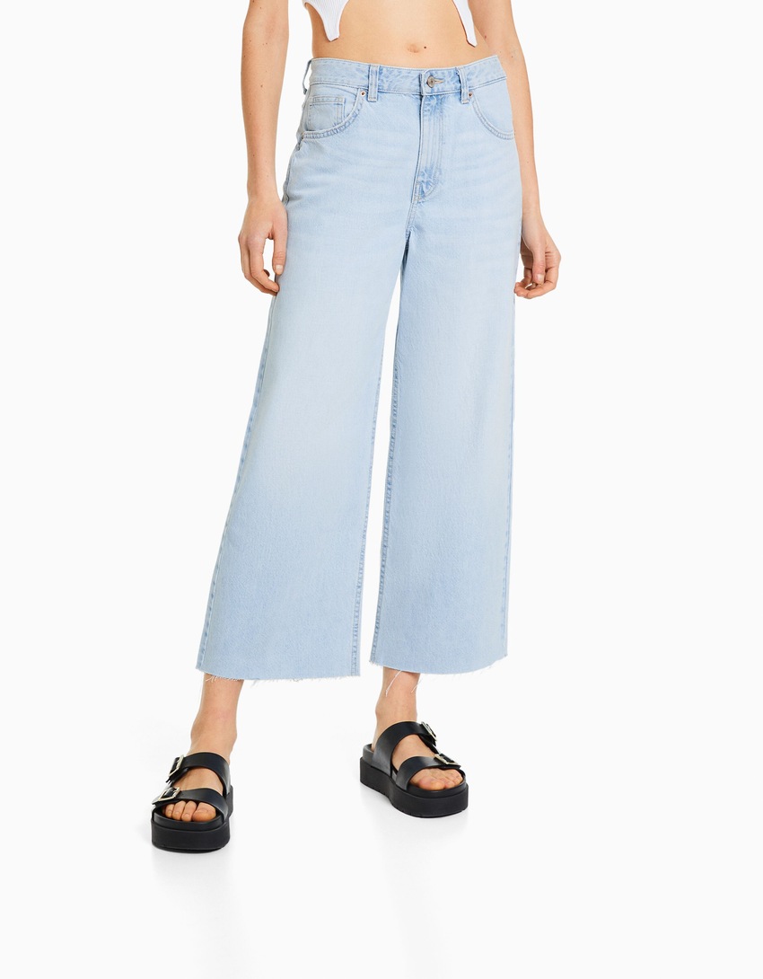 calças jeans cropped de perna larga