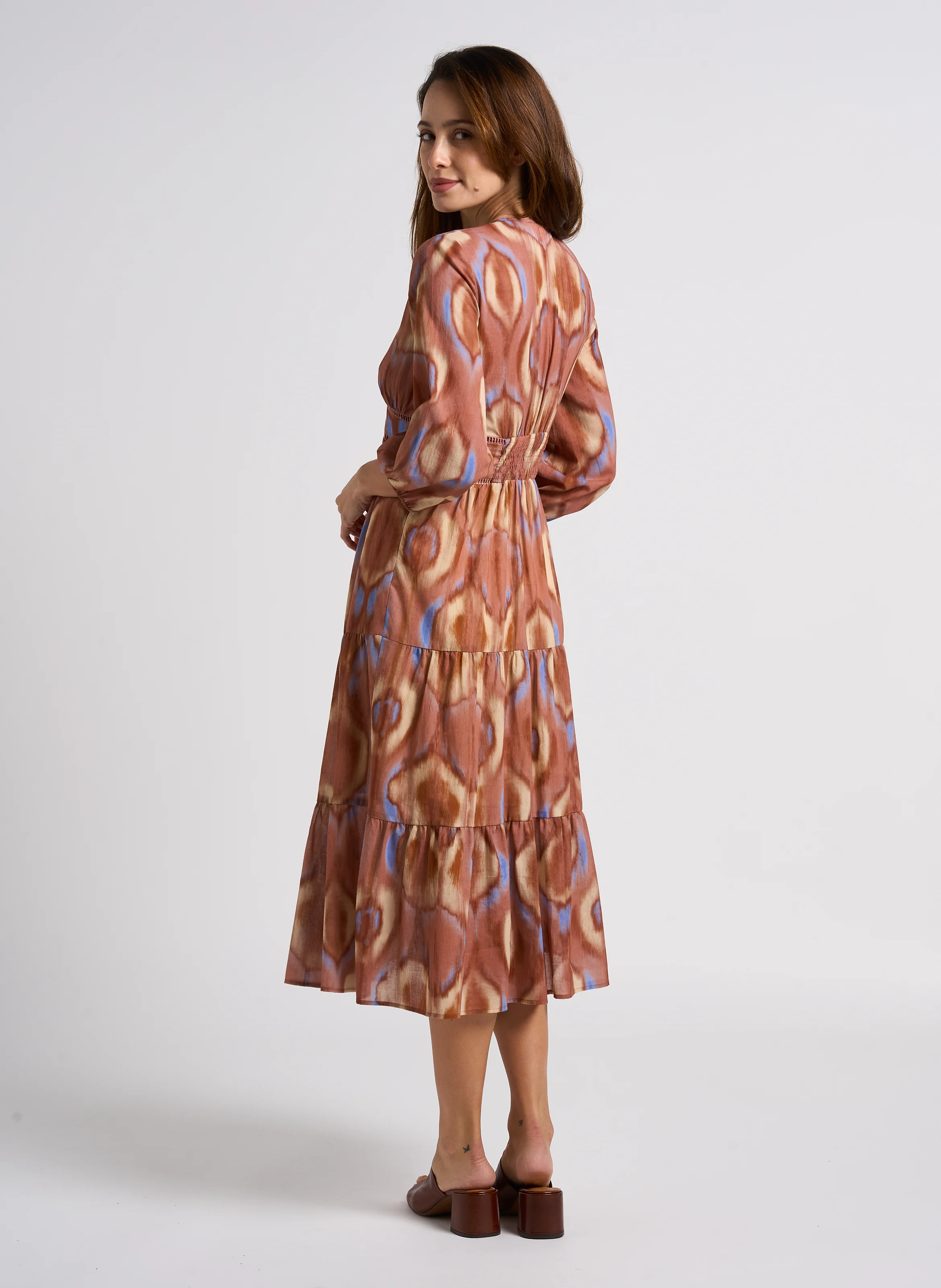CARELA - Robe midi col V imprimée en coton | Multicolore