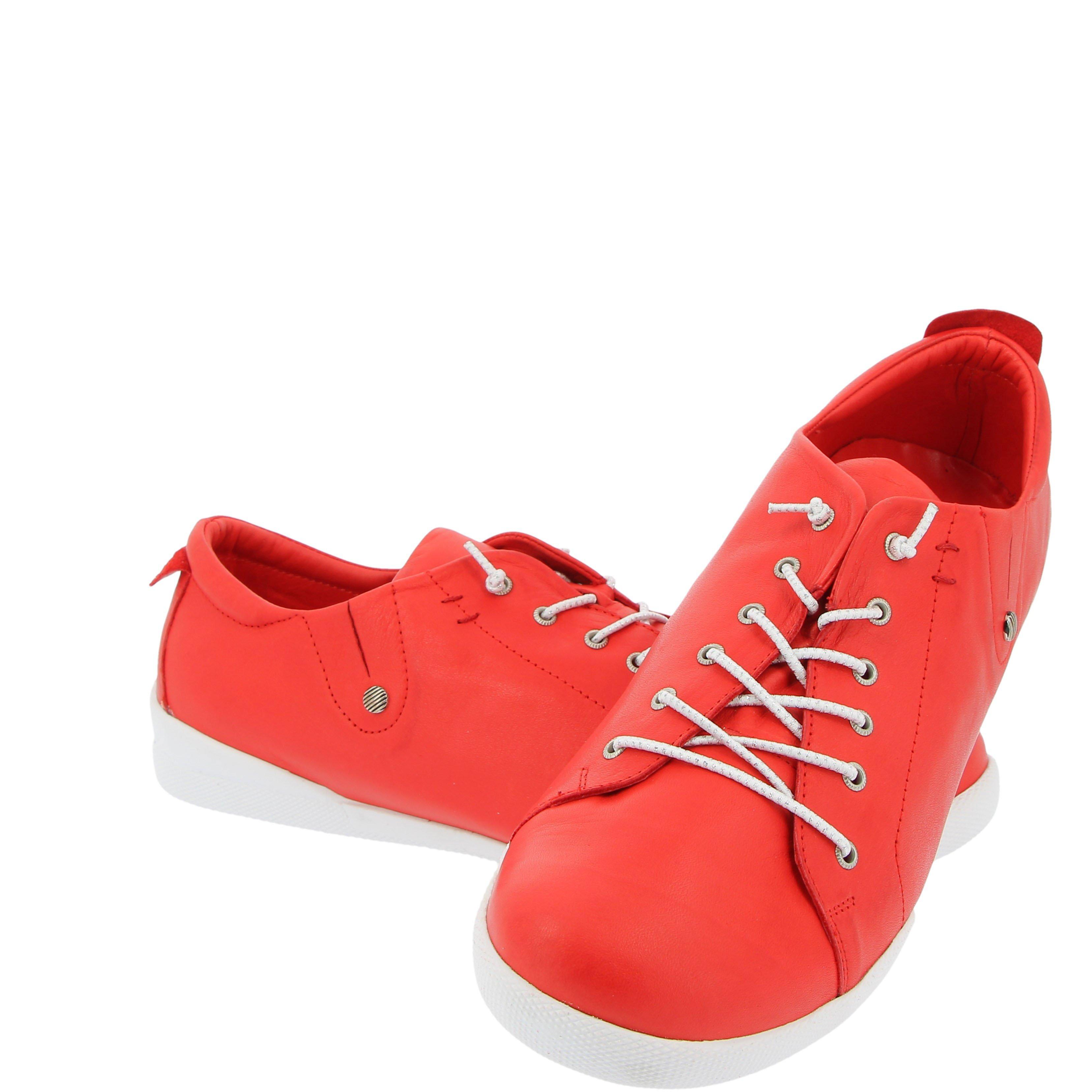 Schnürschuhe mit elastischer Schnürung