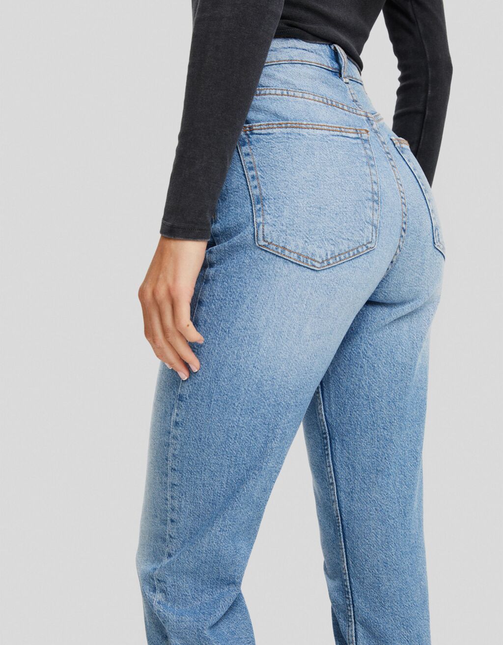 calças jeans confortáveis de mãe