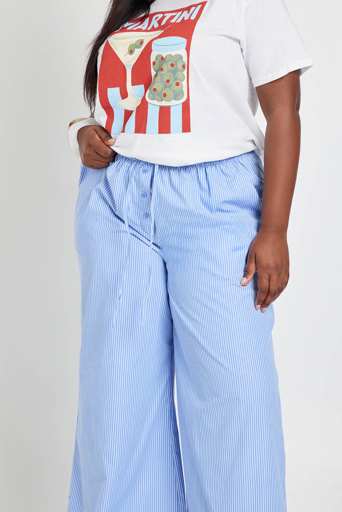 boohoo Pantalon Grande Taille À Rayures En Popeline Avec Taille Élastique Et Coupe Barrel