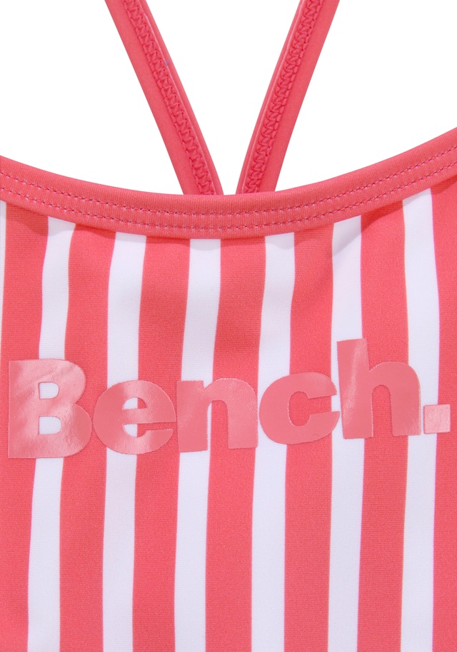 Bench. Badeanzug , mit trendigem Streifendesign