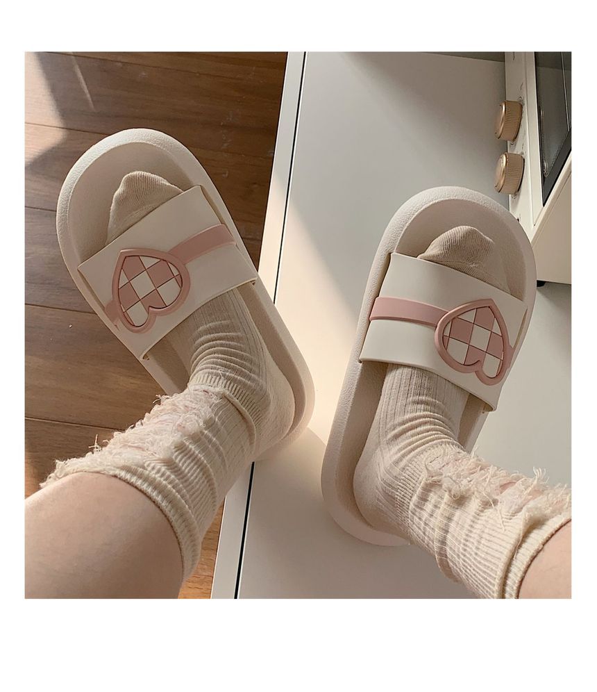 ZORI - Check Heart Slippers