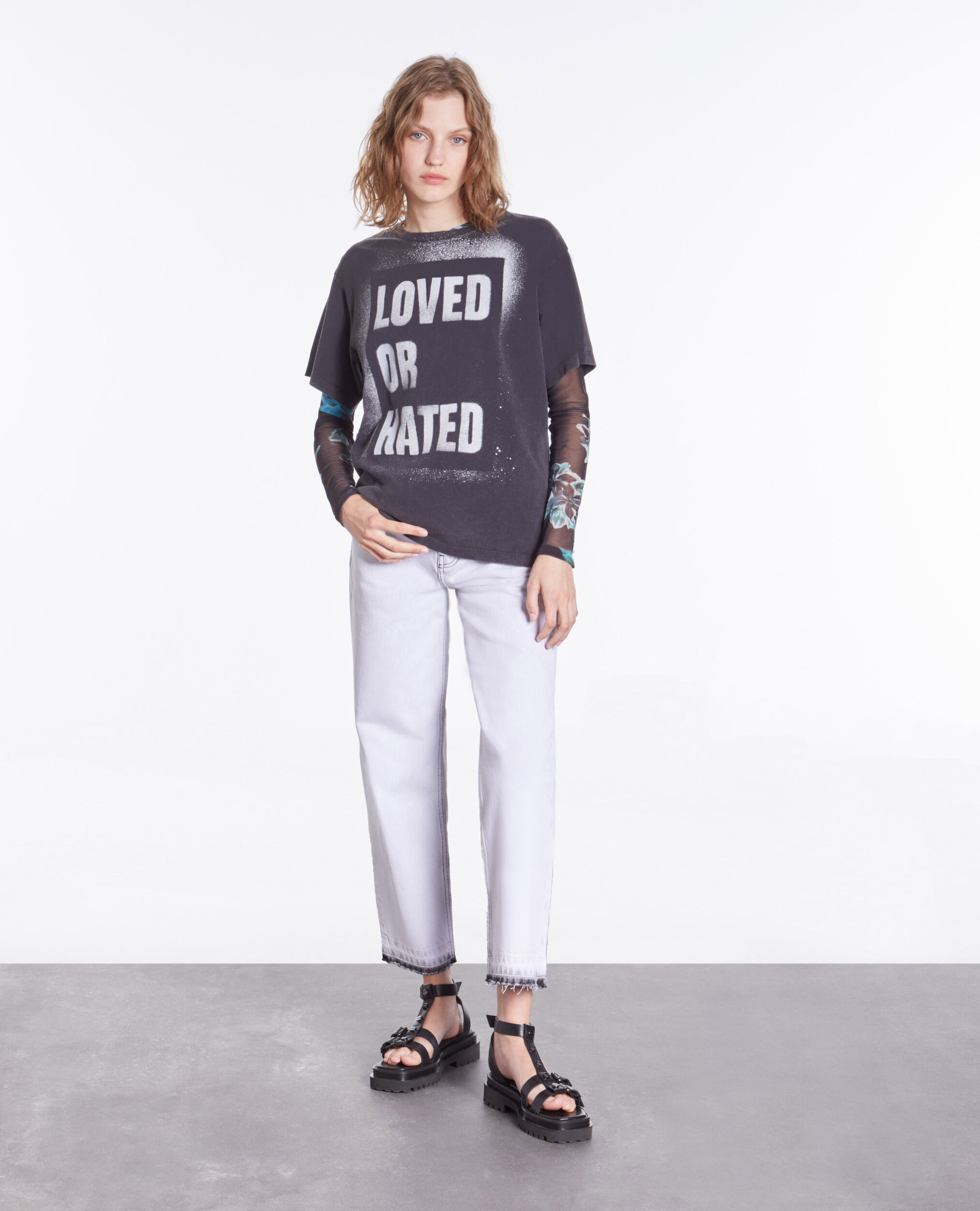 T-shirt noir avec sérigraphie Loved or hated