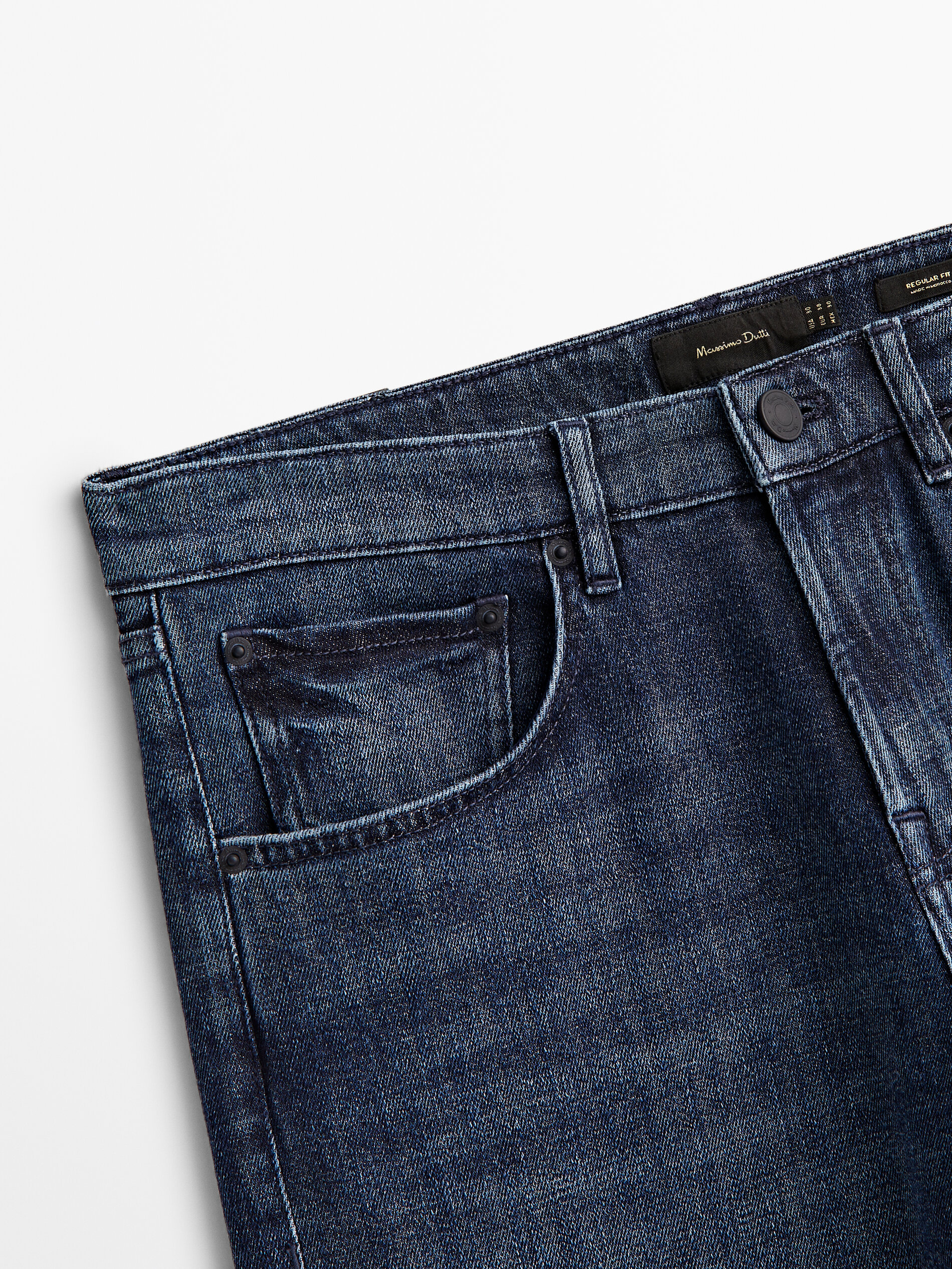 Calça vaquero com lavagem pedra regular fit - INDIGO