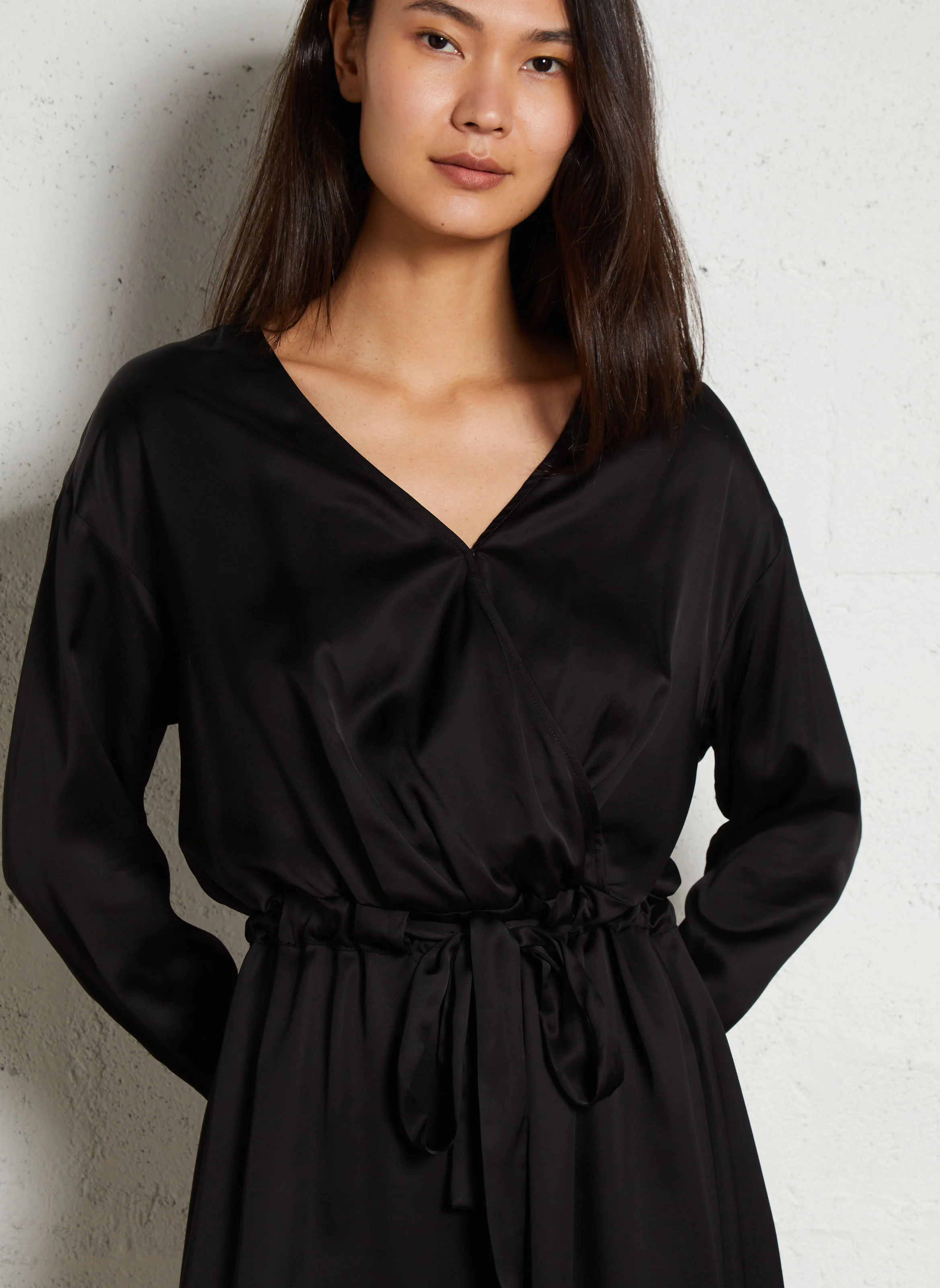 RAOBI - Robe courte satinée | Noir