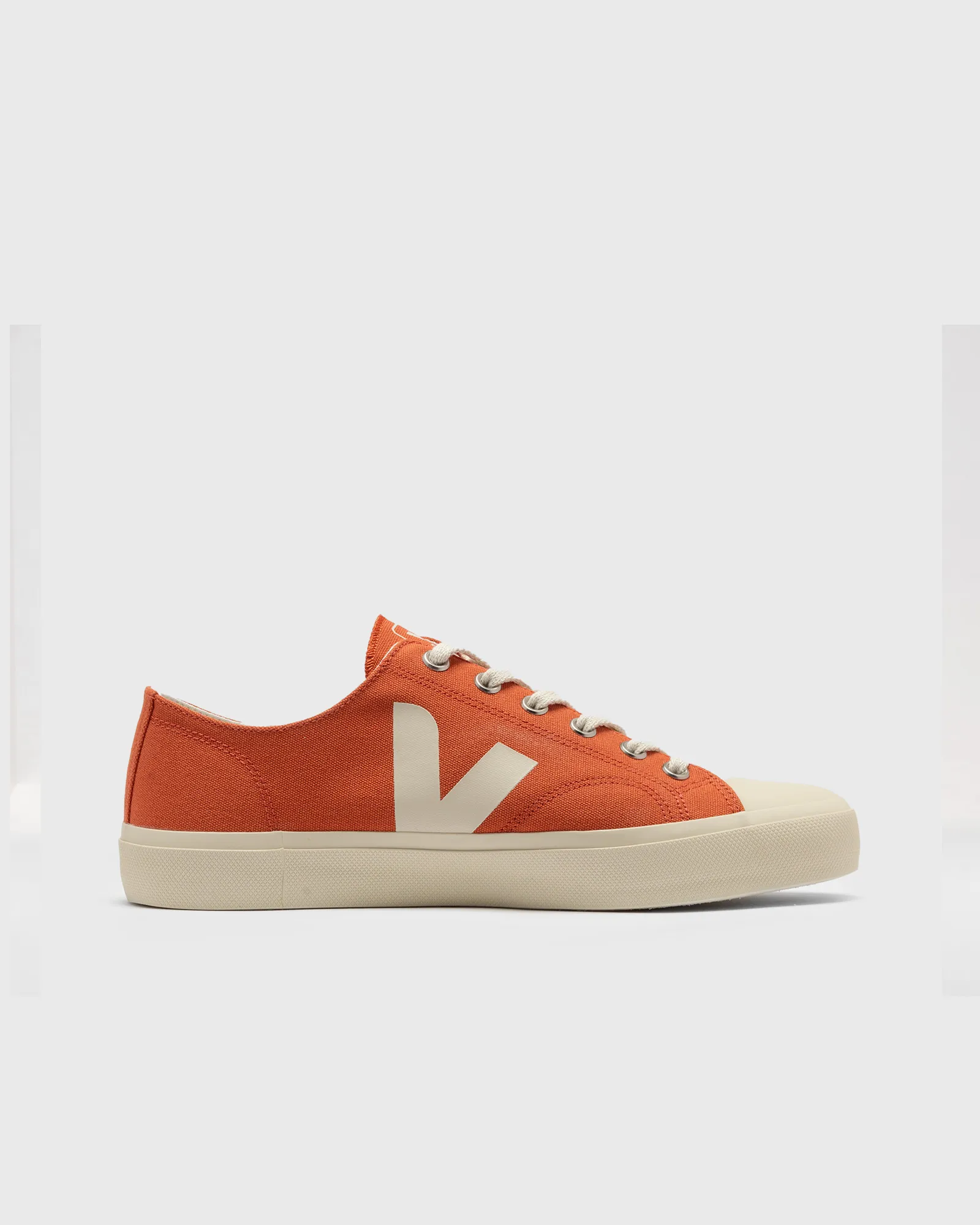 Veja WATA II LOW CANVAS