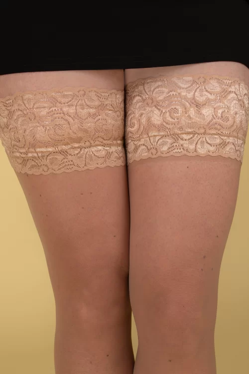 Scarlet Klassieke Hold-ups van kant met Seamer-kant in nude met nude-naad
