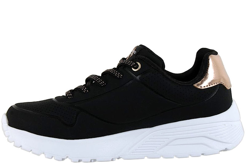 SKECHERS EMBOSSED SNEAKER W/GORE CLOSURE & METALLIC HEEL DETAIL BLACK
