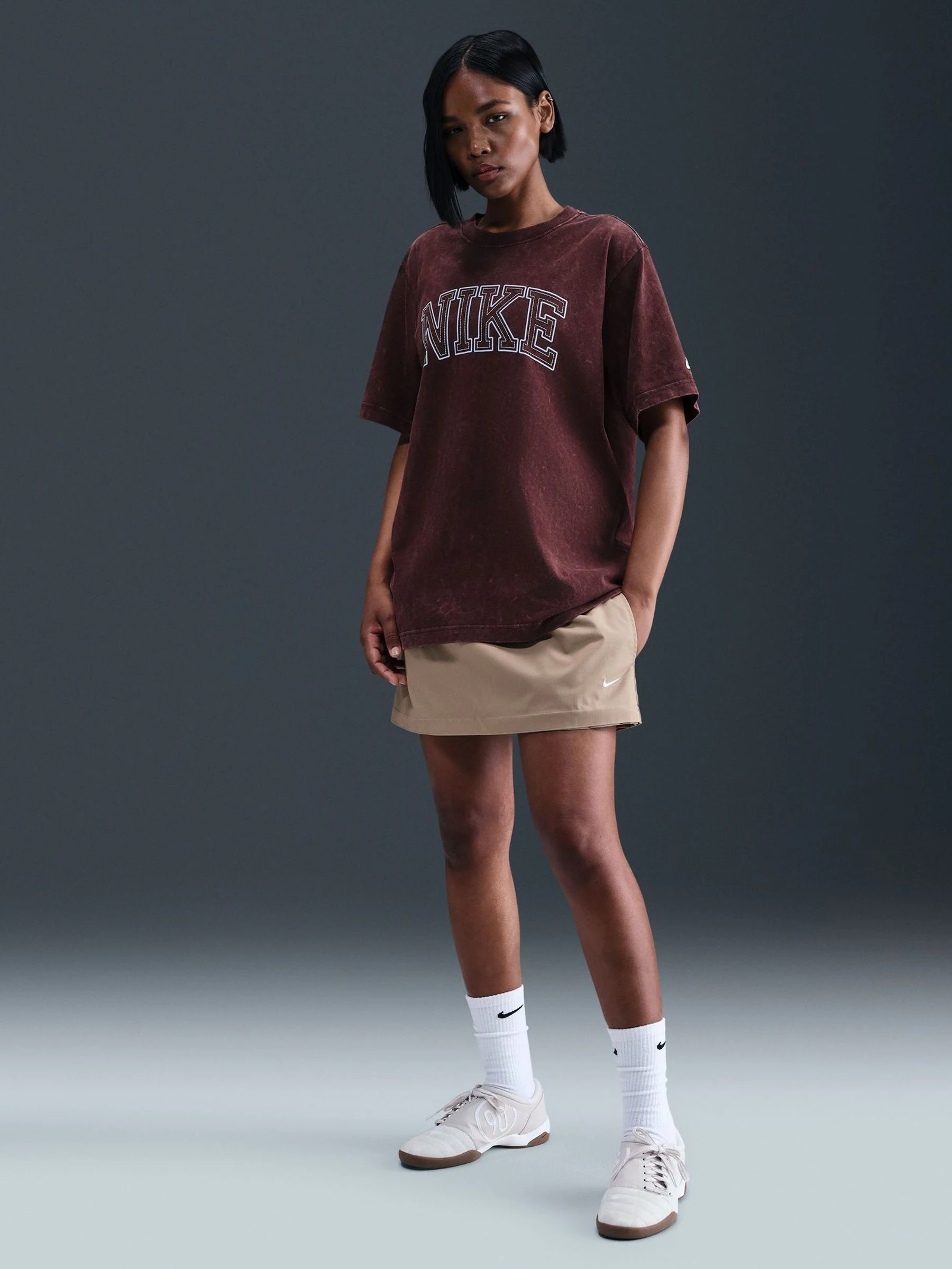 Rood - Nike Oversized Graphic Print Logo T-Shirt