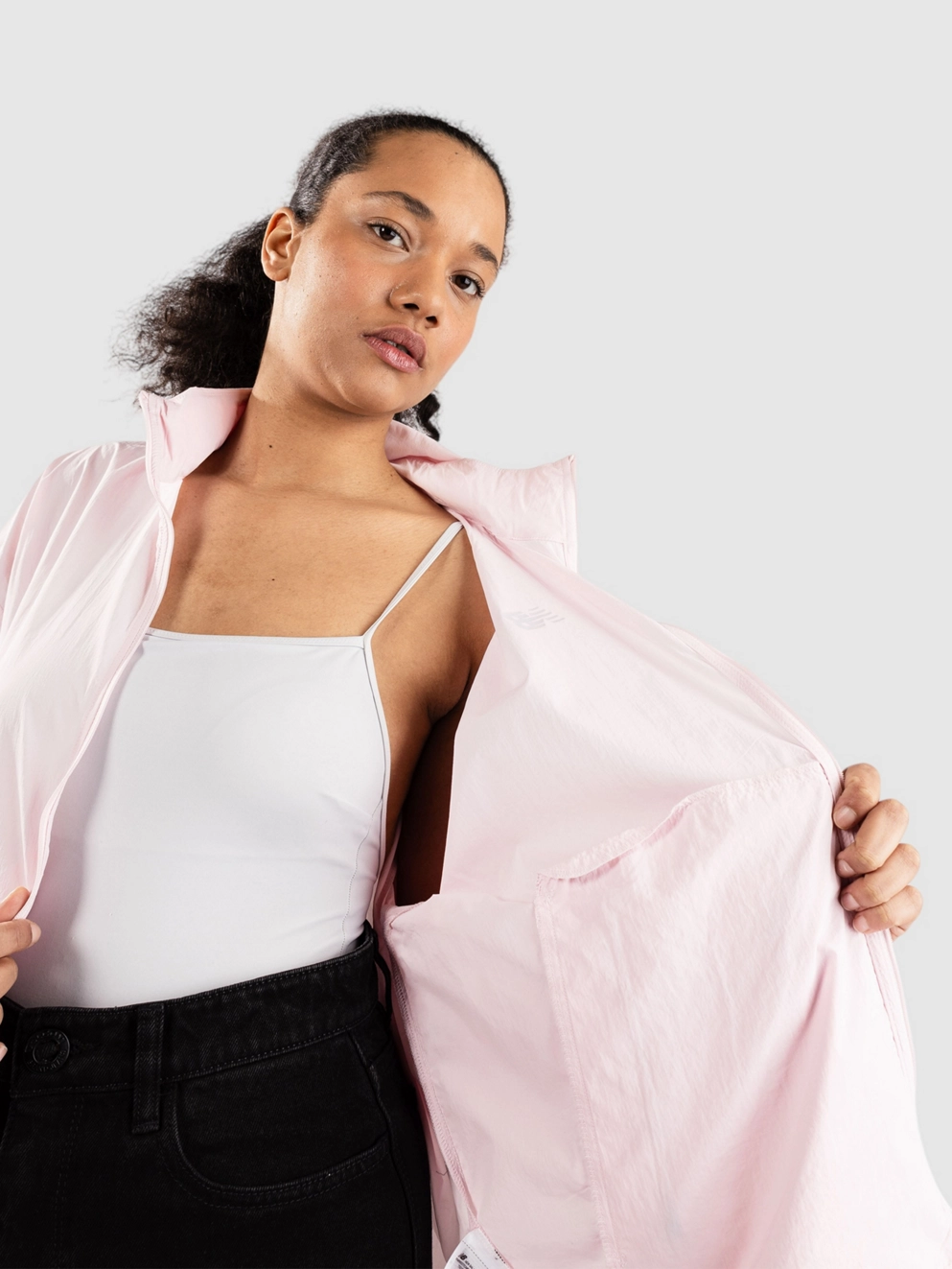 New Balance Athletics Packable Woven Jacket rose sugar