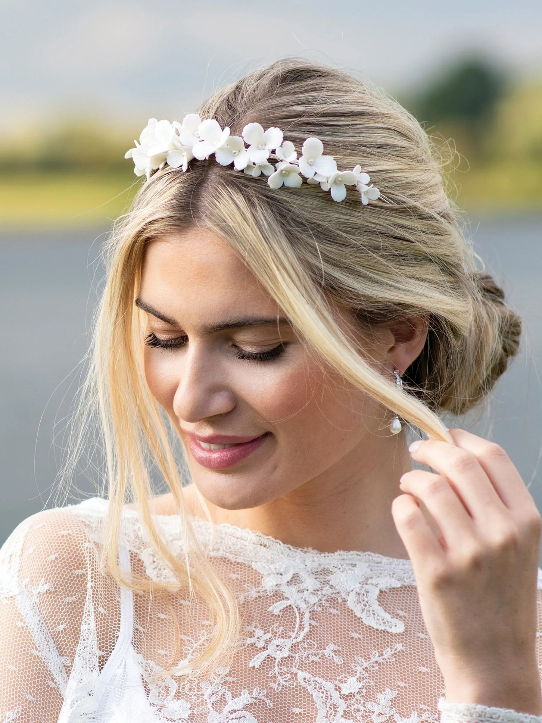Ivory & Co Wildflower Dainty tiara met keramische bloemen