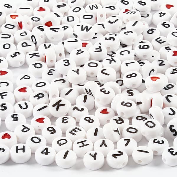 Bokstavperler, str. 7 mm, hullstr. 1,2 mm, hvit, 200 g/ 1 pk.
