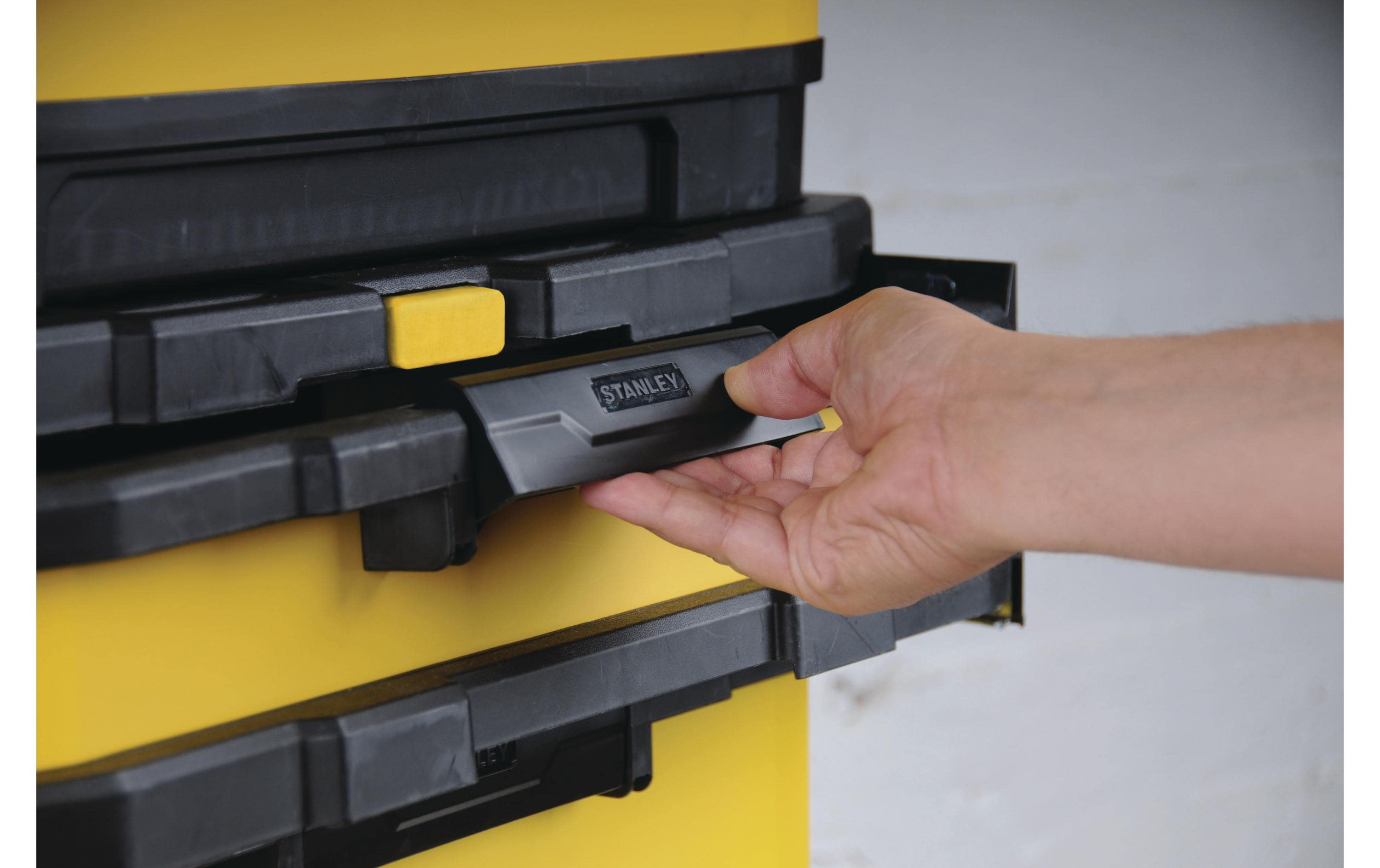 Werkzeugbox mit Rollen<br>Rollende Werkstatt aus Metall-Kunststoff mit einer Schublade, einem grossen Staufach und einer abnehmbaren Werkzeugbox