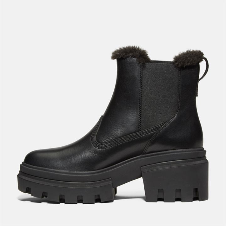 Bota Chelsea feminina Everleigh com forro térmico na cor preta.