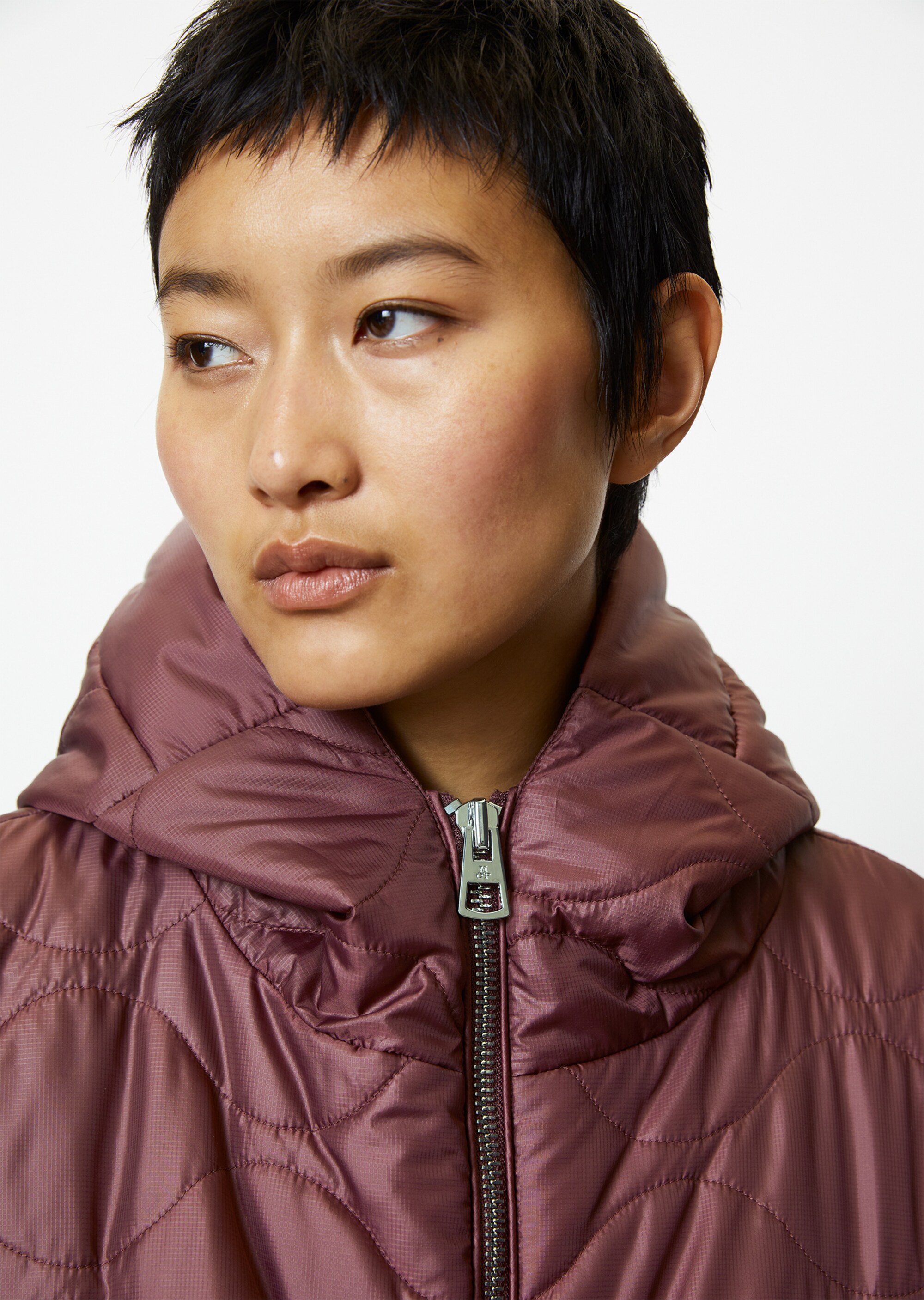 Kapuzen-Steppjacke im Cape-Stil relaxed aus recycelter Ripstop-Qualität