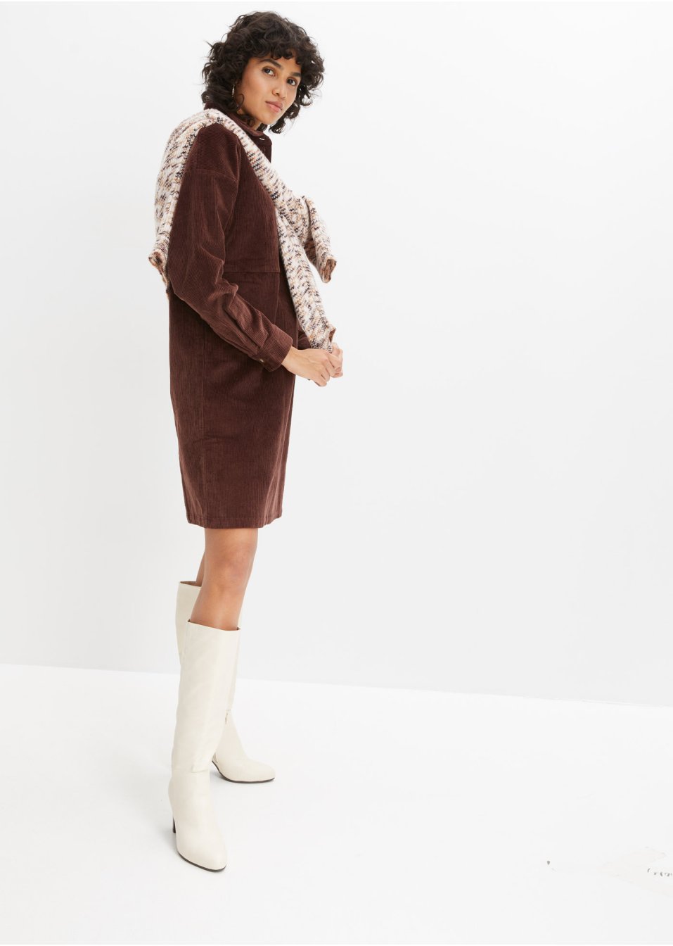 Robe en velours côtelé extensible
