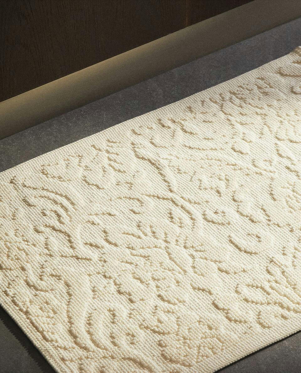 TAPETE DE BANHO FLORAL EM JACQUARD
