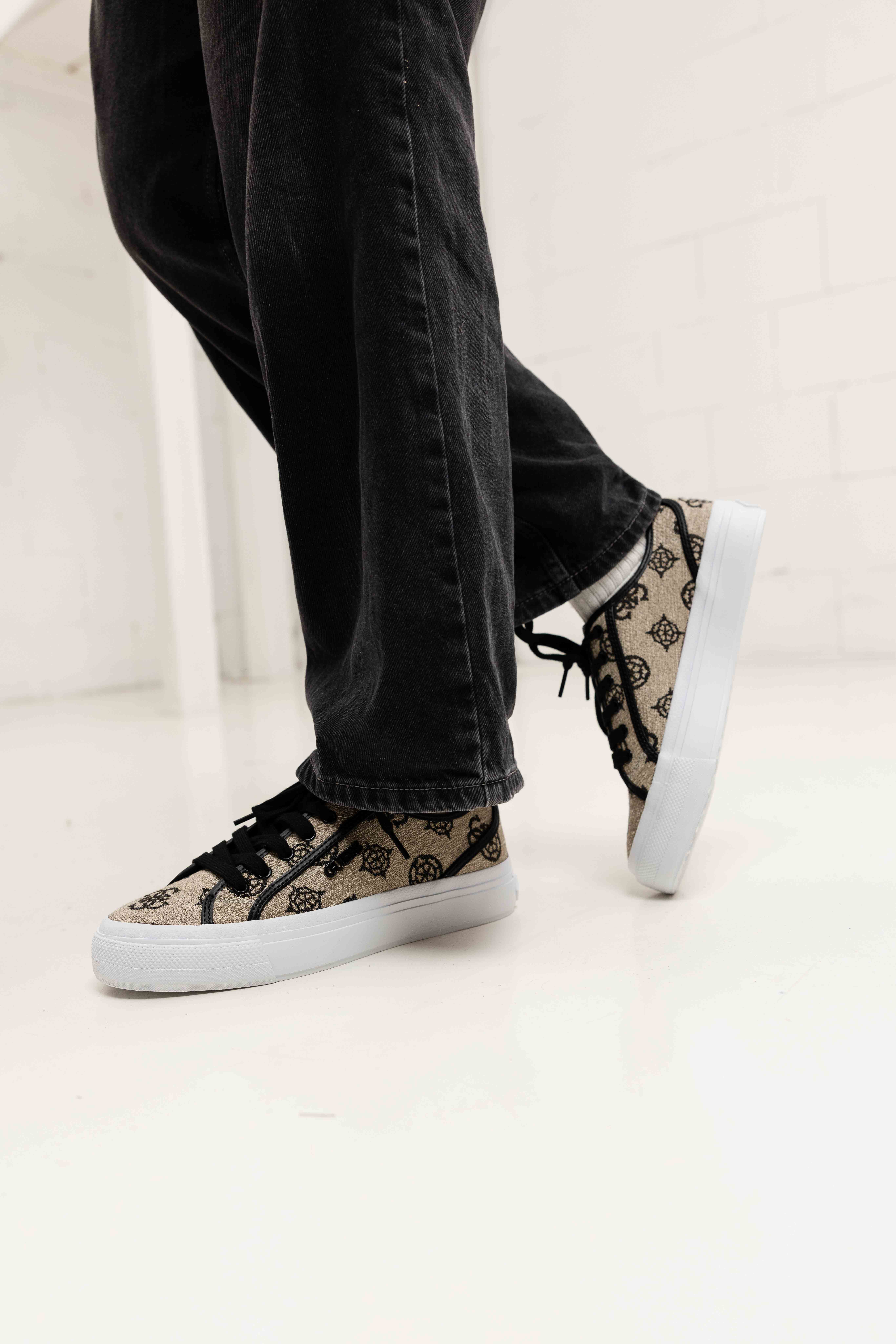 Guess Logo Lage Sneakers Dames Bruin/Zwart