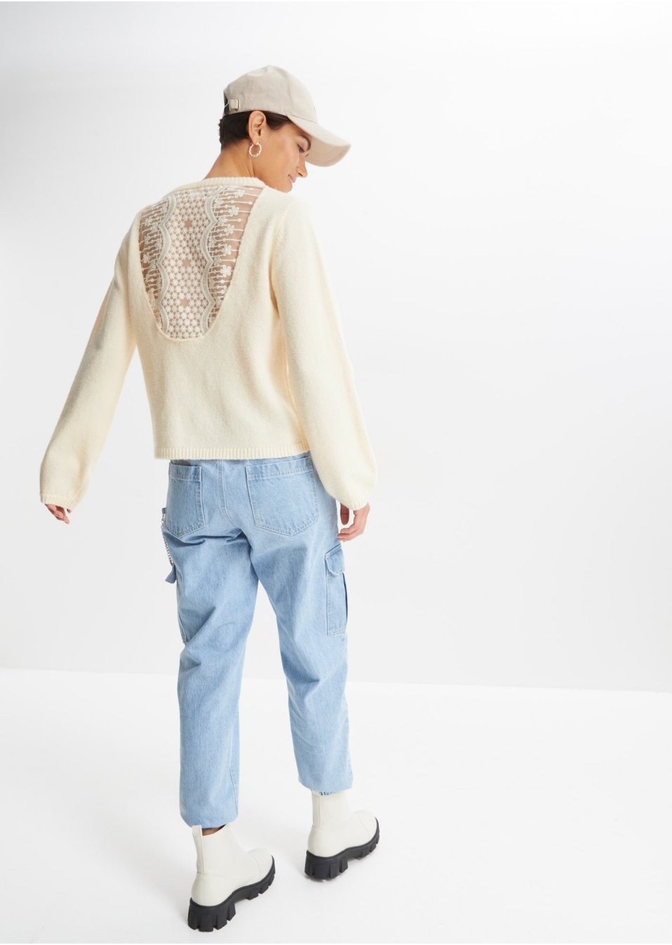 Pull avec détail dentelle