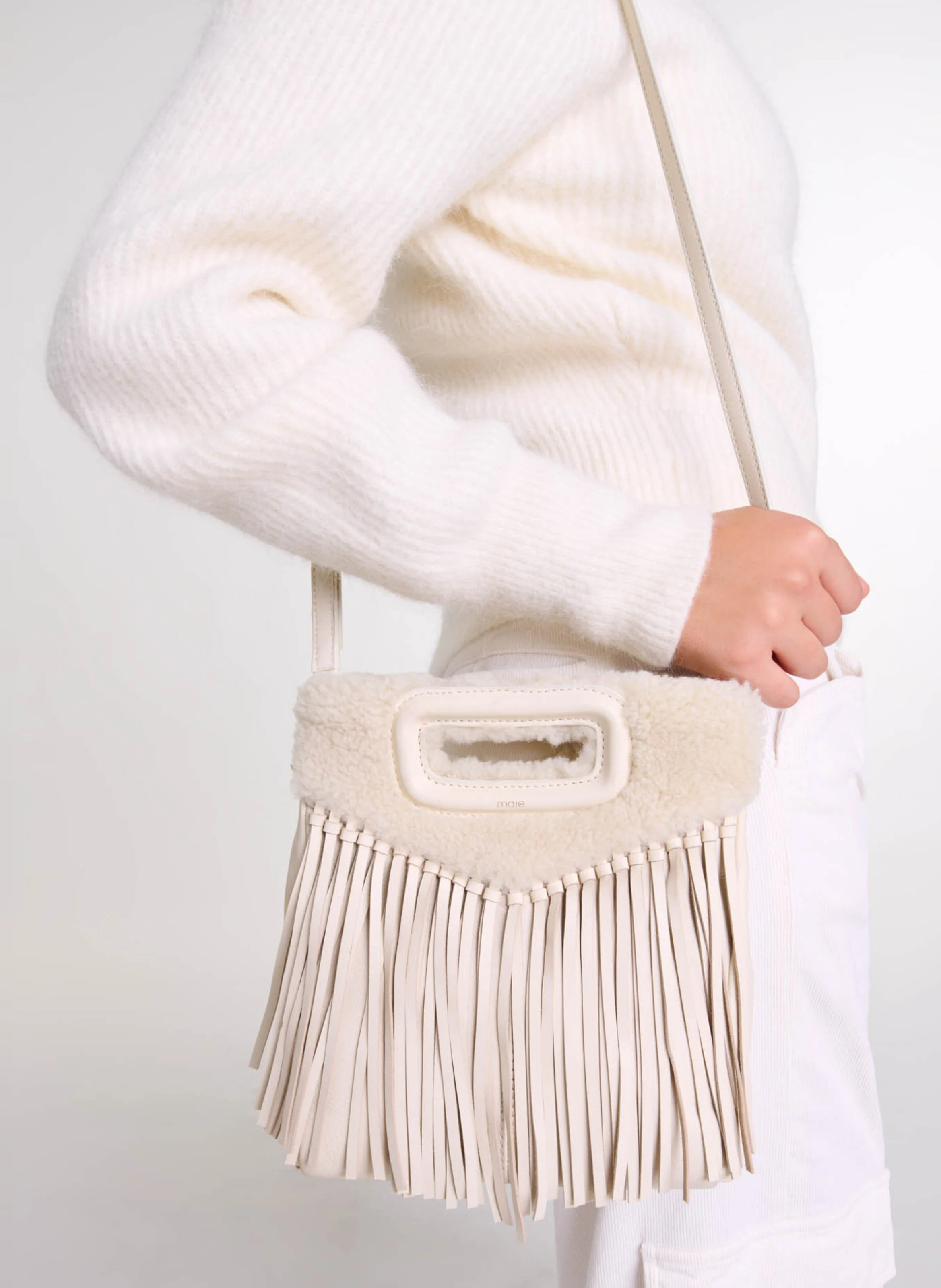 M MOUT FRINGES - Sac bandoulière avec détails franges et sherpa | Blanc