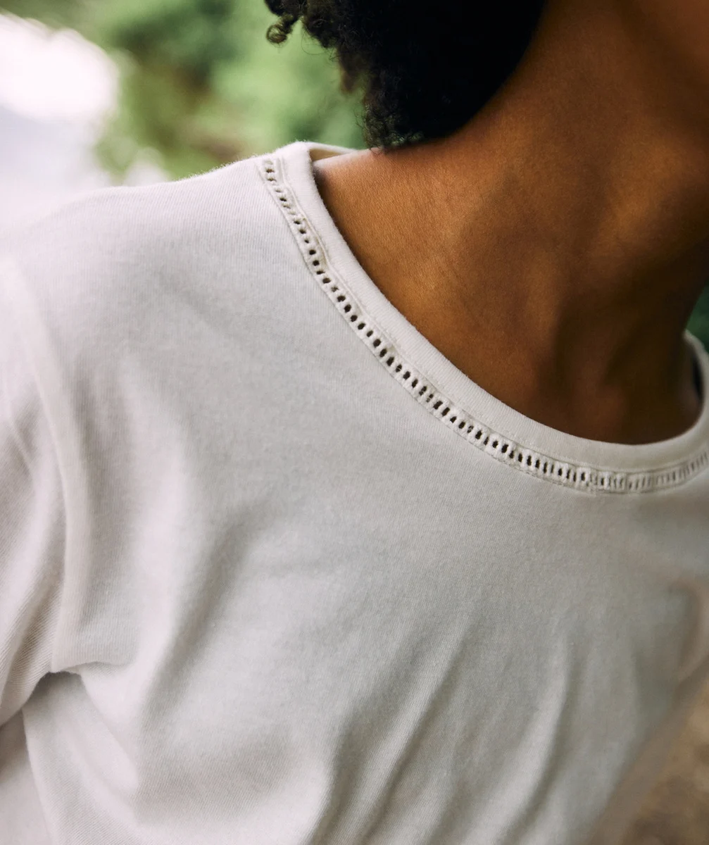 T-SHIRT FILLE EN COTON BIO BLANC AVEC DÉTAILS AJOURÉS