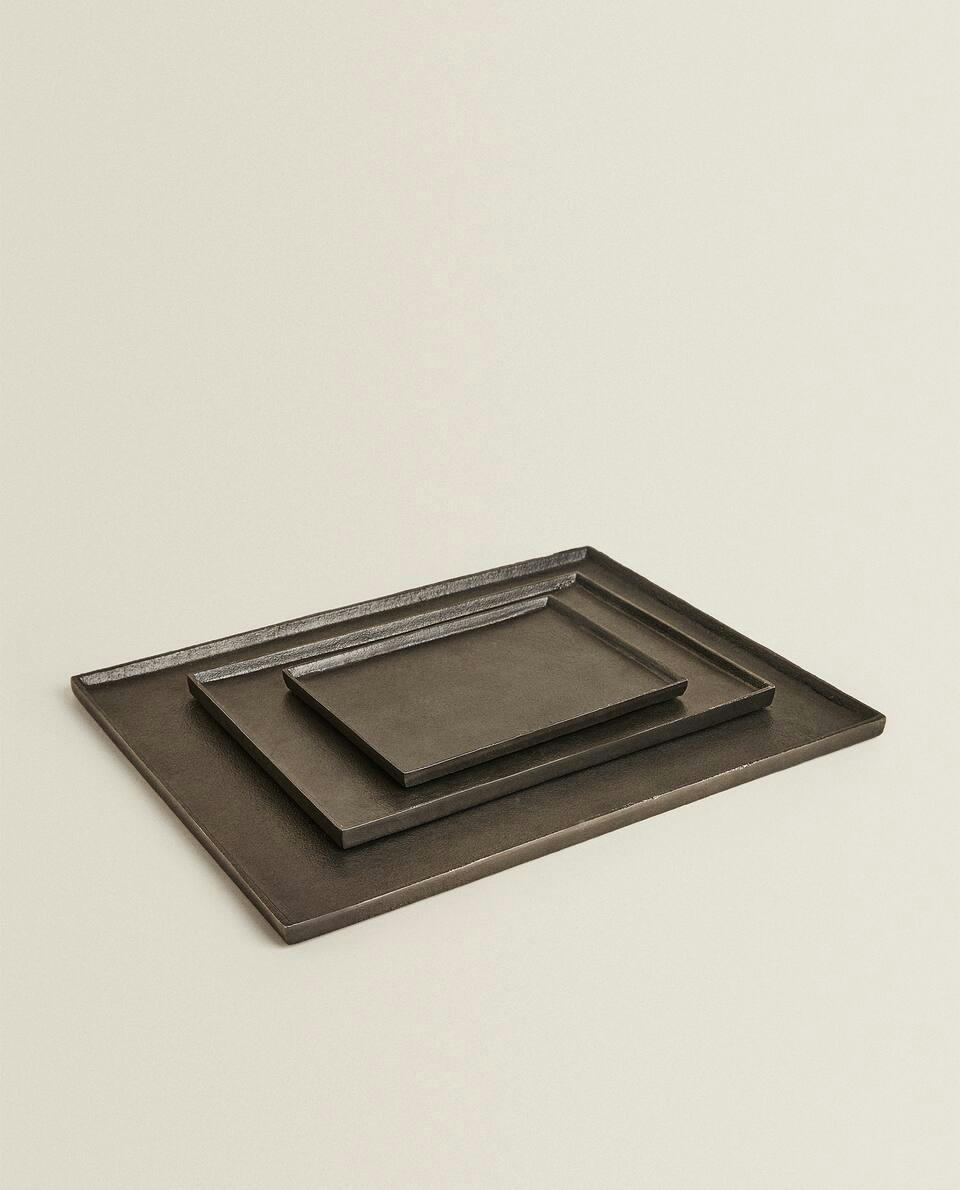BANDEJA DECORATIVA RETANGULAR DE METAL