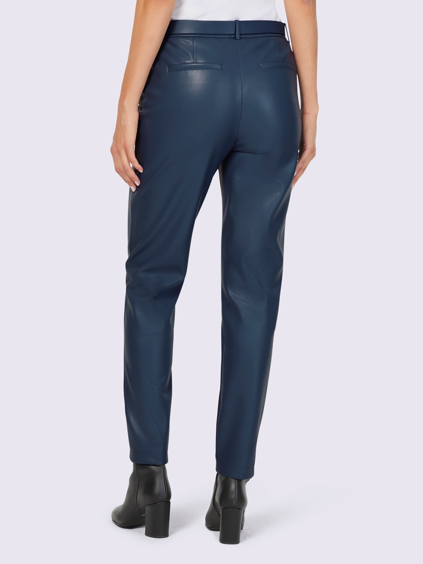 Pantalon en imitation cuir ceinture incluse