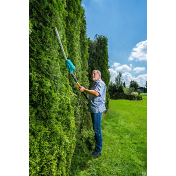 Gardena 18V heggenschaar telescopisch THS 42 cm incl. accu   lader