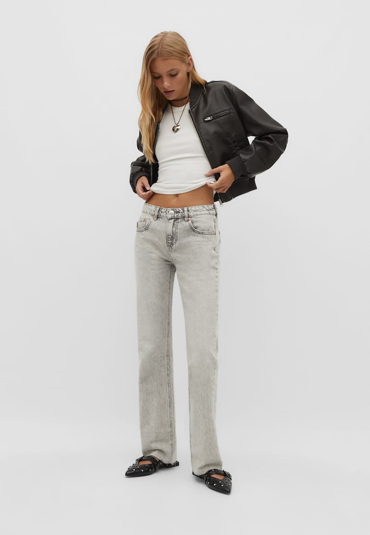 calça jeans reta de cintura baixa
