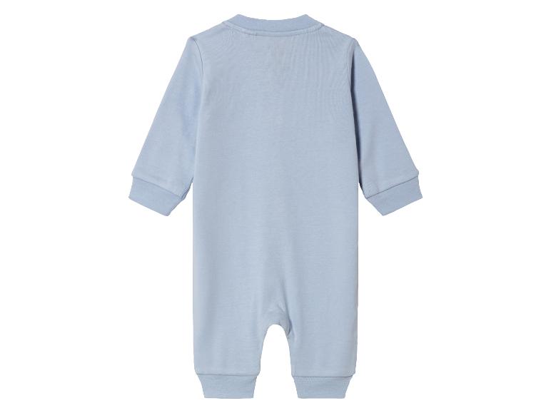 2 baby pyjama's