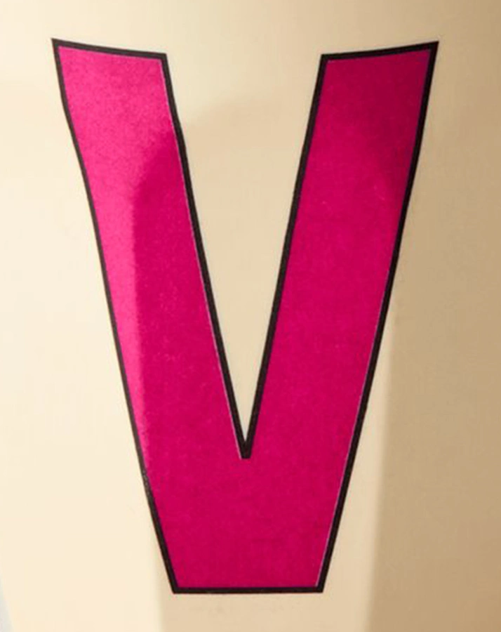 Melamin-Becher LETTER V - MEDIUM in soft yellow