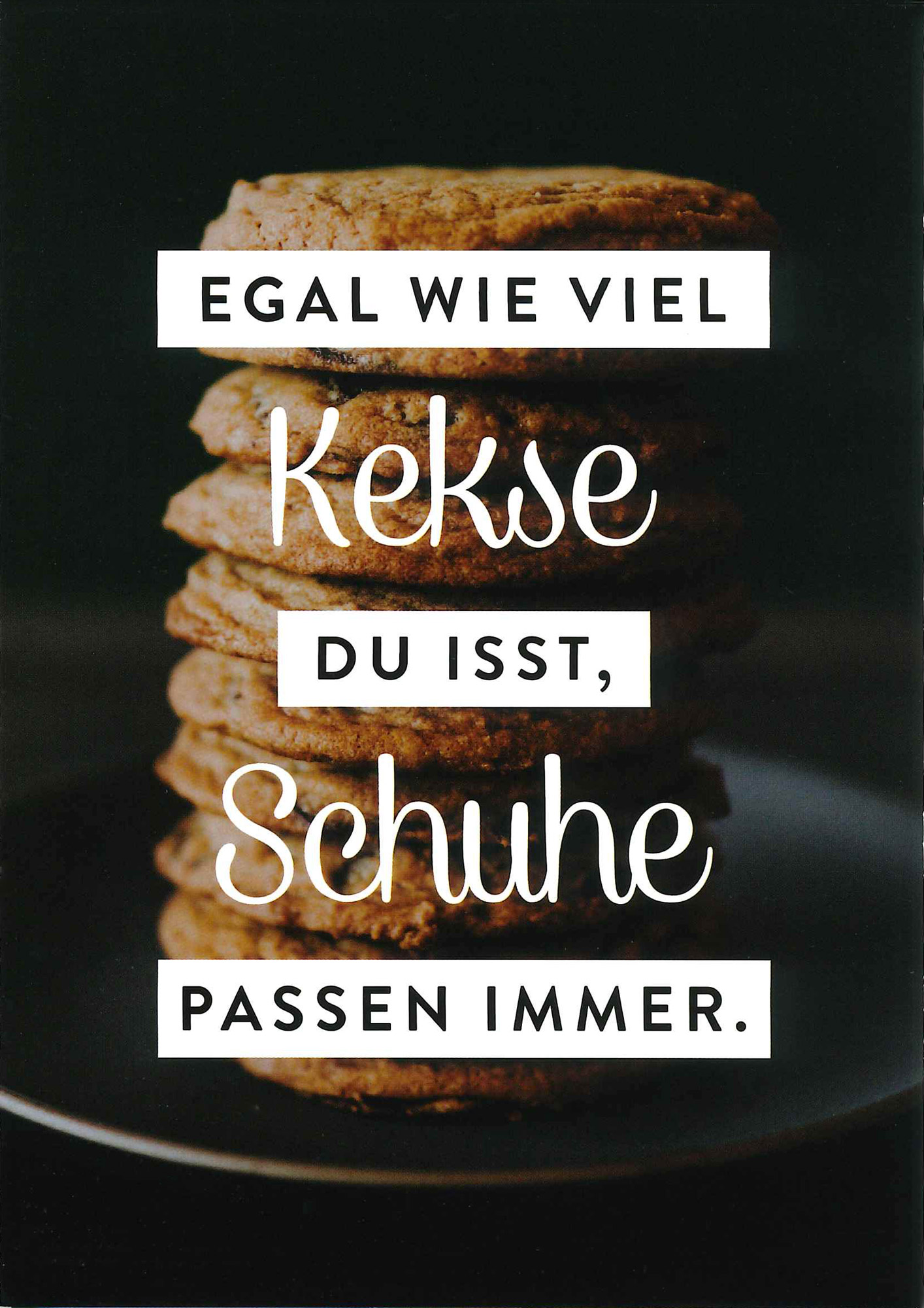 Postkarte 'Schuhe passen immer' günstig bestellen