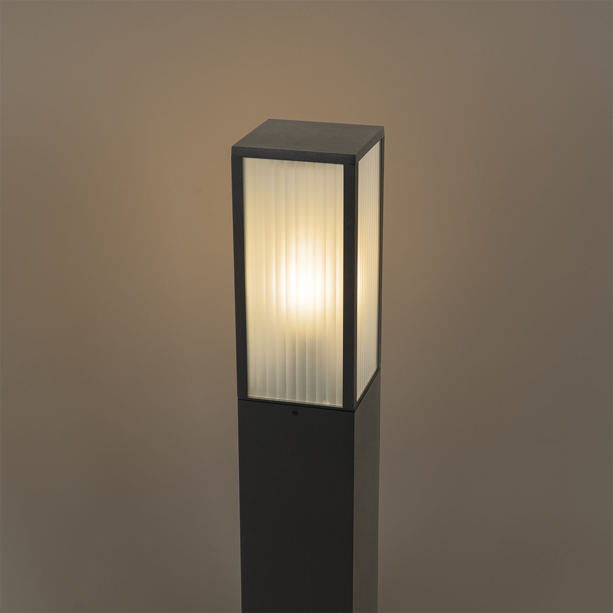 Staande buitenlamp zwart met ribbel glas 80 cm IP44 - Charlois