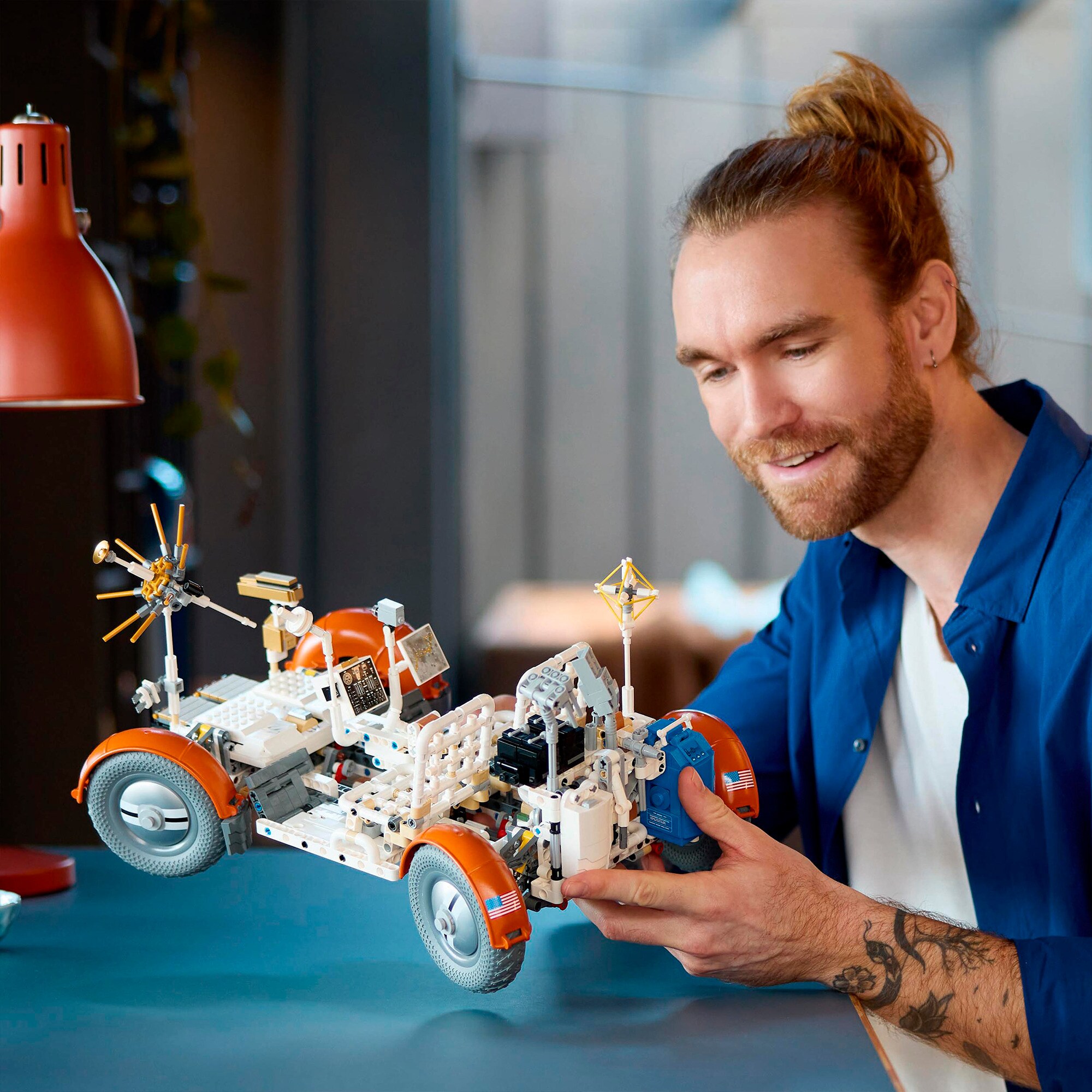 LEGO Konstruktionsspielzeug Technic NASA Apollo Lunar Roving Vehicle (LRV)