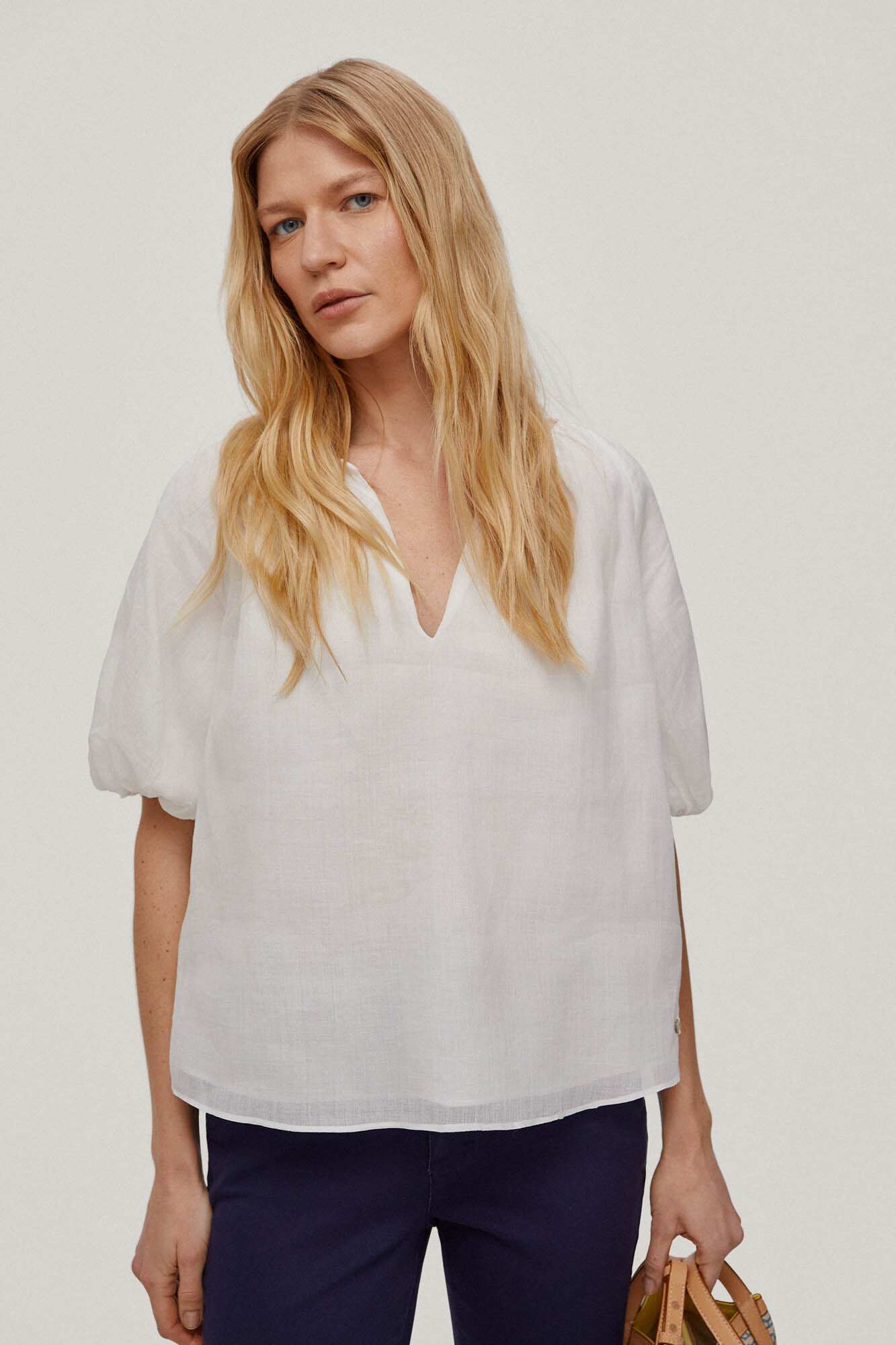 Blusa com mangas bufantes - Crudo