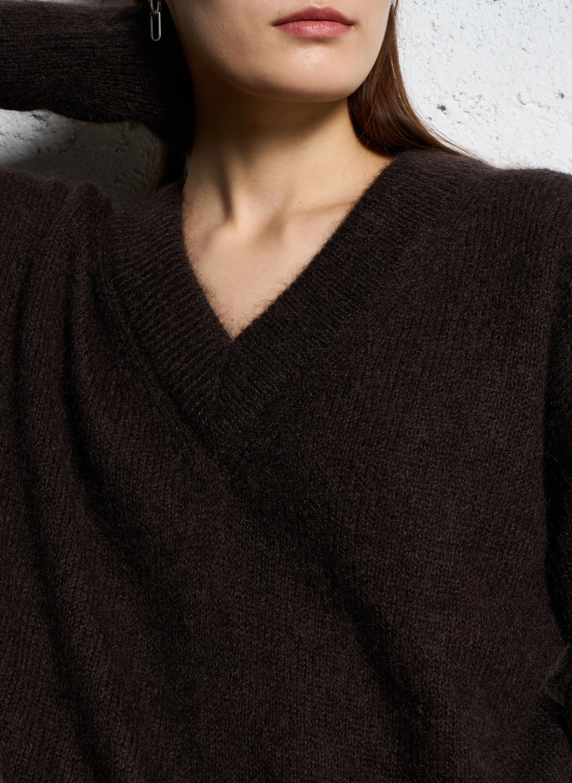 LORE - Pull ample col V en laine et soie | Marron