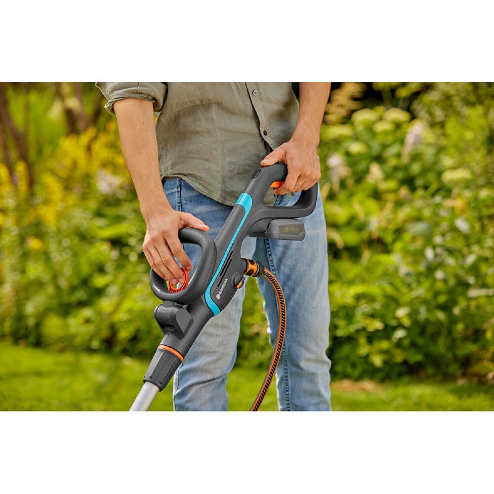 BALKONGVASKER GARDENA AQUABRUSH BATTERIDREVEN
