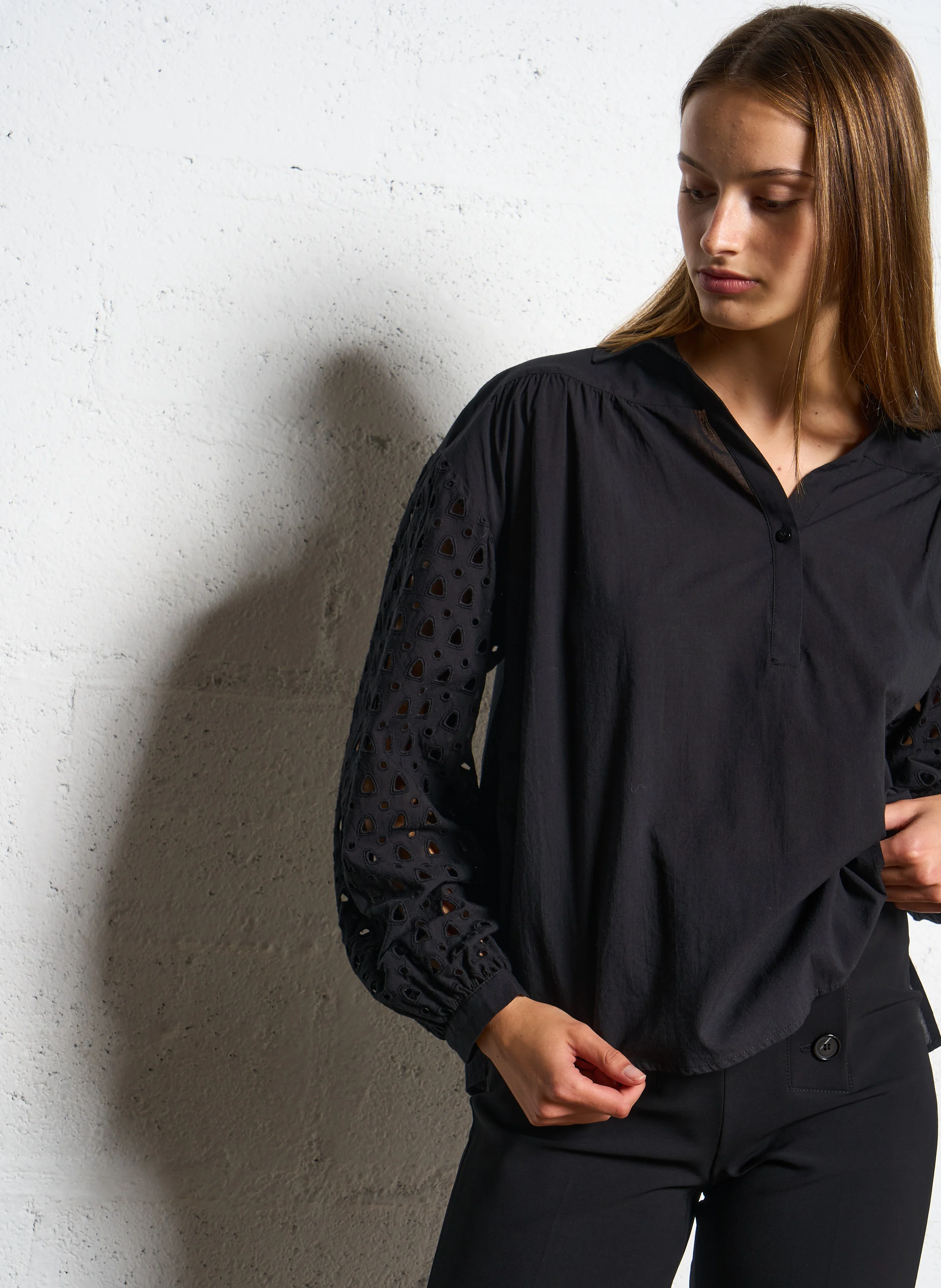 CUNCA - Blouse ample brodée en coton | Noir