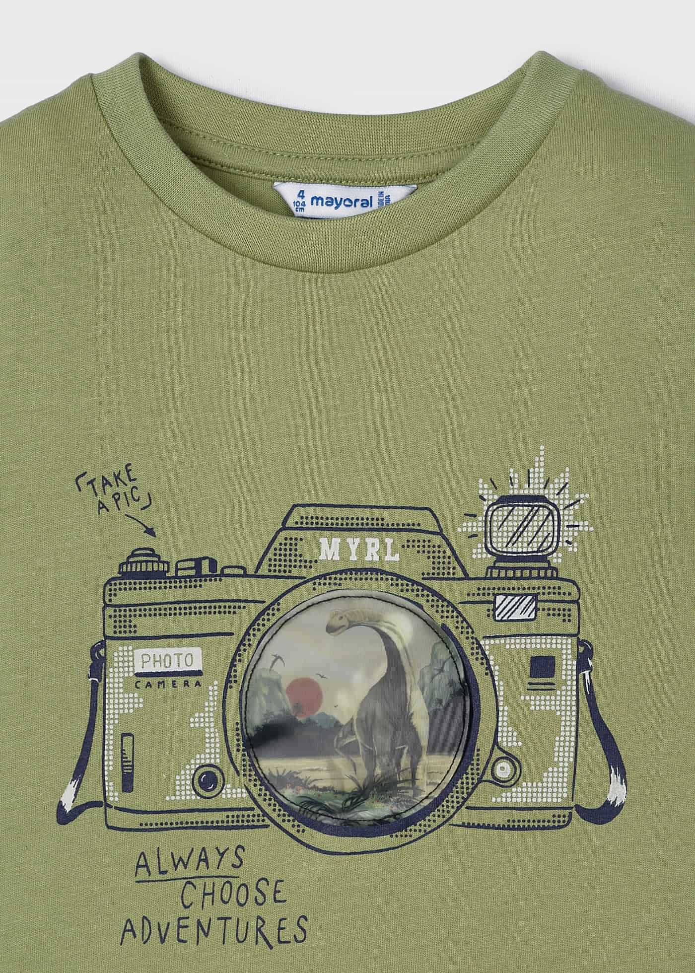 Camiseta de manga curta com estampa interativa para meninos